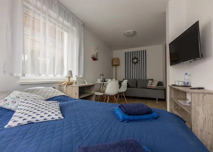 Anna Alloggio in famiglia *